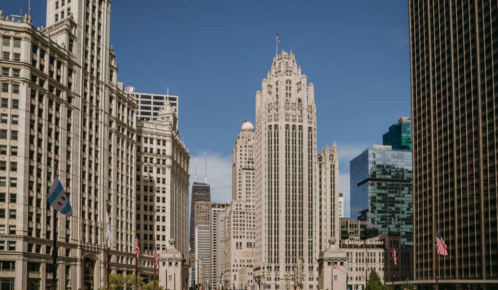 Chicago Guide to Magnificent Mile Shopping, Restaurants & Events